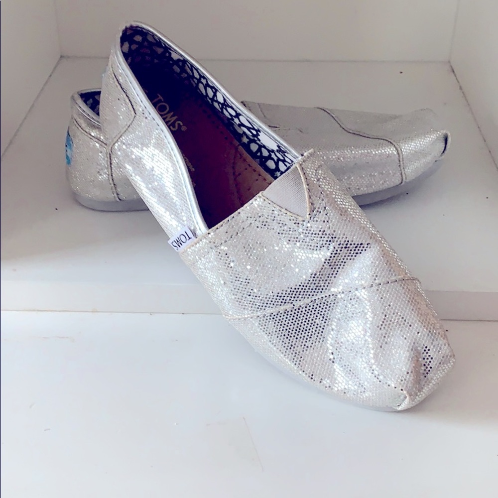 Brand New Never Worn Toms glittery shoes size 7.5
